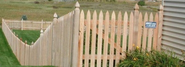 Colonial Cedar Picket Fence