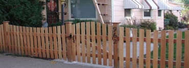 Flat Topped Cedar Picket Fence With Gate