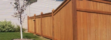 King Style Wood Fence With Traditional Picket Top