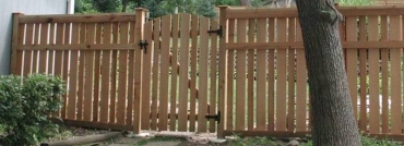 King Style Wood Fence With Gate