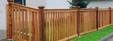 Capped Rail Cedar Picket Fence With Post Caps