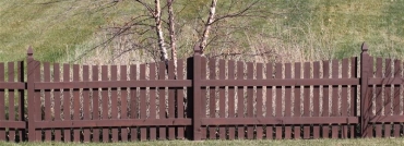 Scalloped Flat Topped Rail Fence