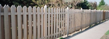 Alternating Board Traditional Cedar Picket Fence
