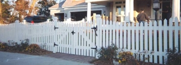 Scalloped Traditional Cedar picket Fence With Gate
