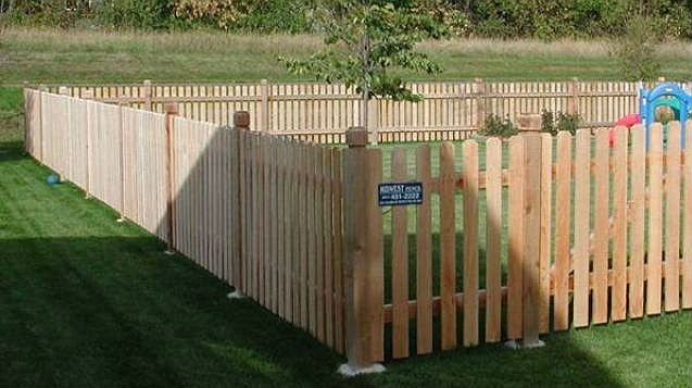Pros and cons - Wood cedar Virginian picket fence 